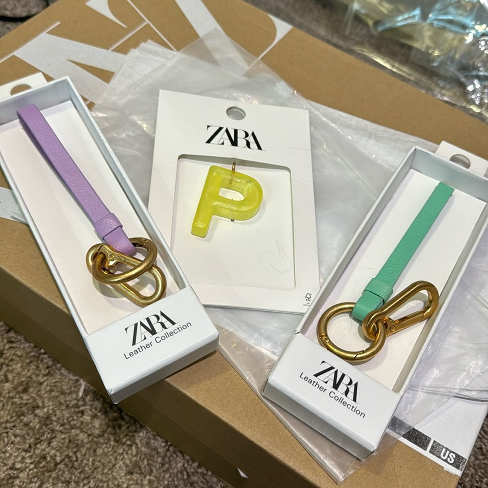 ZARA LEATHER KEYCHAIN